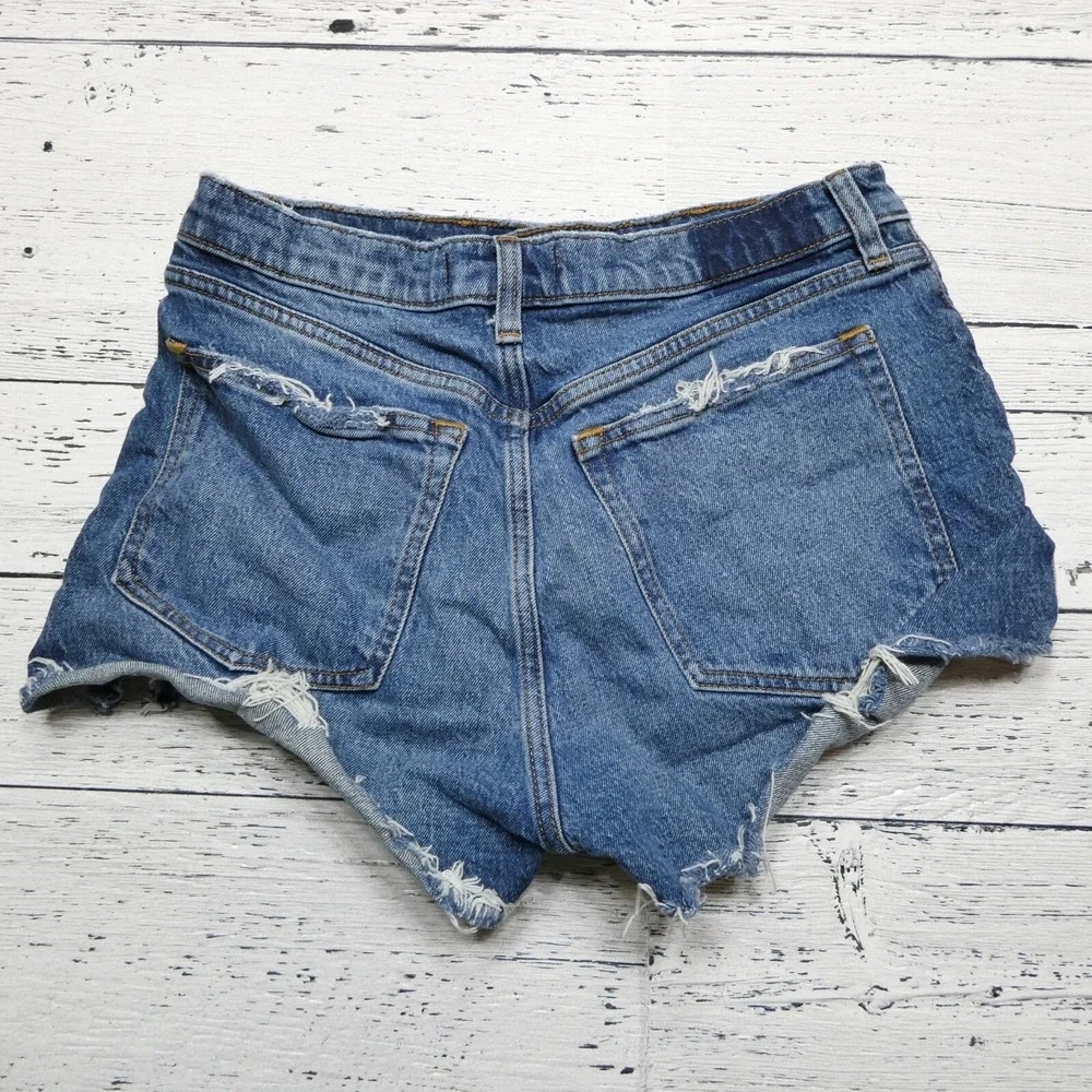 Abercrombie & Fitch The Mom Short High Rise Denim Hot Pants Distressed Size 28/6